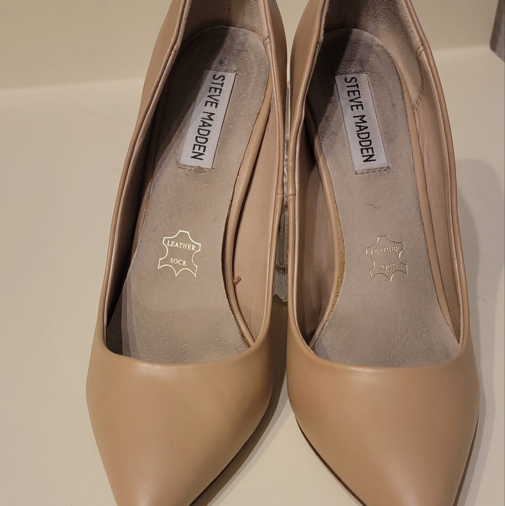 Steve Madden Tan heels
